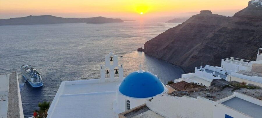 Santorini: Private Tour in Spanish With Local Guide