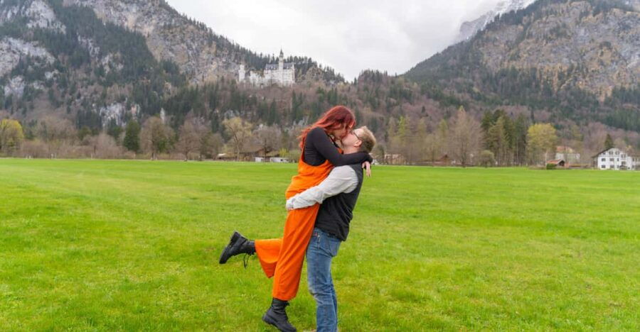 Schwangau: Private Photoshoot at Neuschwanstein Castle