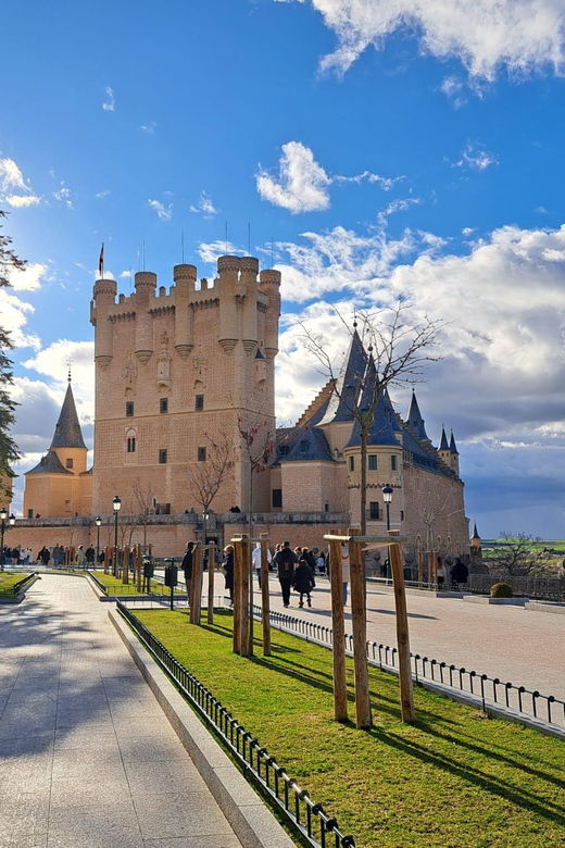 Segovia Heritage Visit (outdoors) - Activity Overview