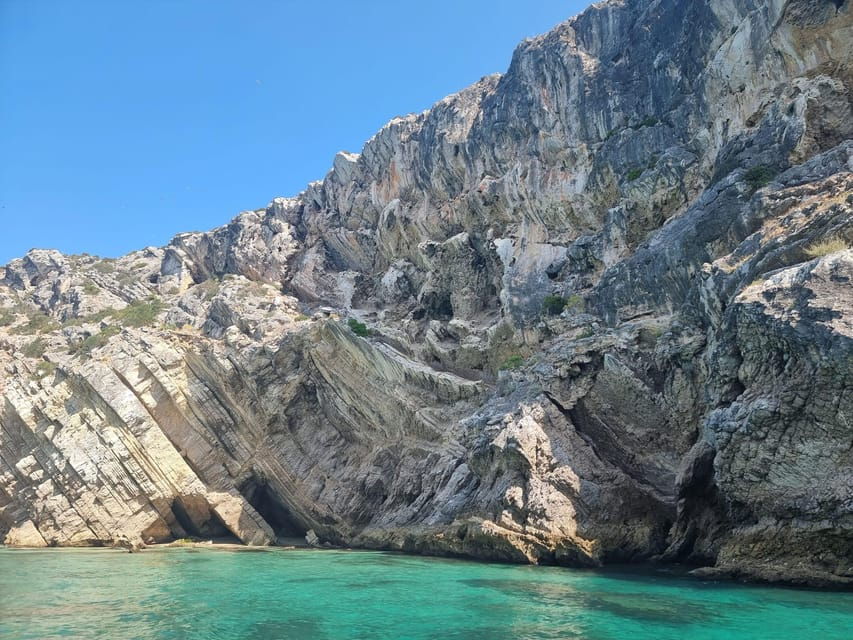 Sesimbra: Boat Trip Along Beaches and Bays With Snorkeling