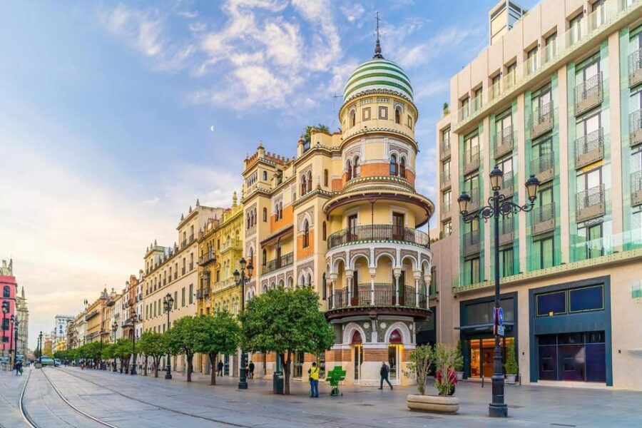 Seville: Express Walk With a Local in 60 Minutes - Overview and Pricing