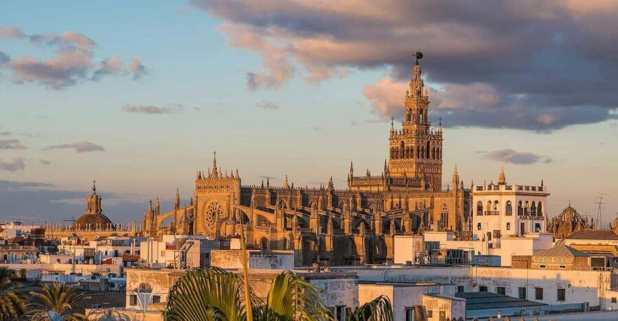 Seville: Private Tour Cathedral, Alcazar & Santa Cruz