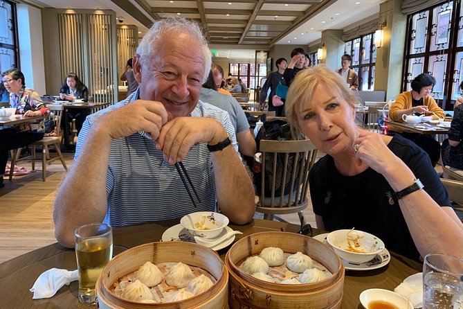 Shanghai VIP River Cruise Experience With Dinner and Guide - Experience Details