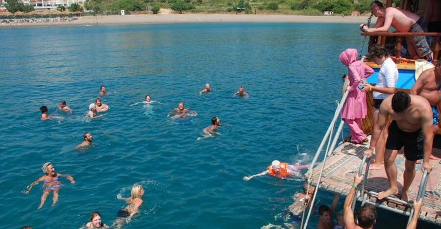 Side: Dolphin Island Boat Tour With Lunch And Soft Drinks - Tour Overview and Pricing