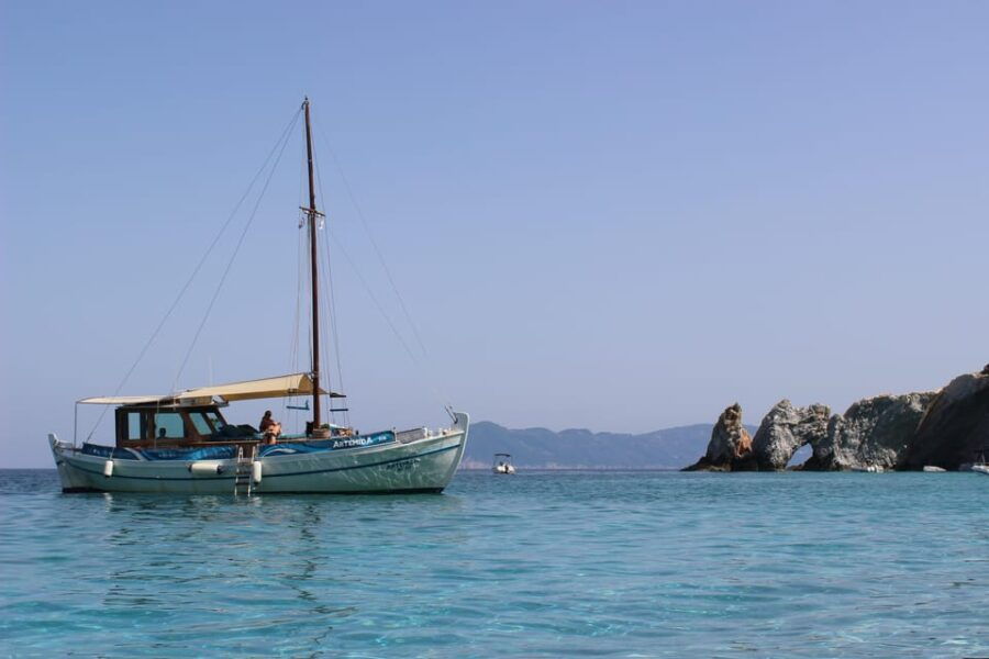 Skiathos: Boat Cruise With Dinner & Sunset Viewing