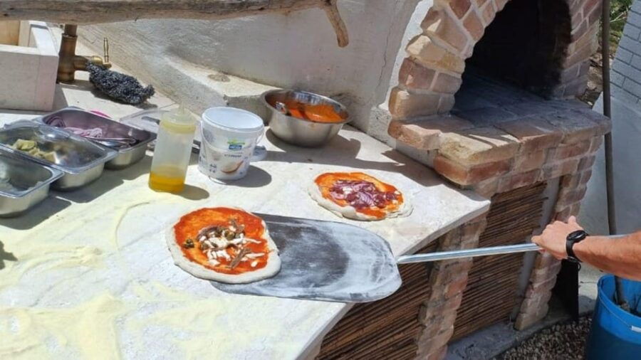 Sorso: Pizza Workshop in a Villa With Dinner - Overview of the Experience