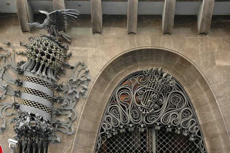 Step Inside Palau Guell: Hosted Walking Tour - Tour Highlights