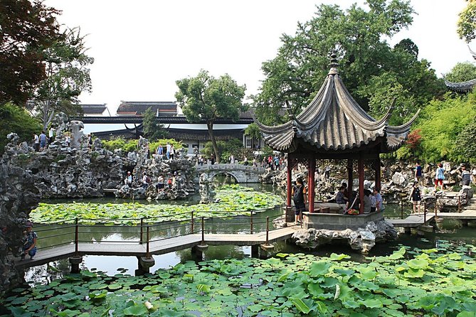 Suzhou Day Trip of Gardens and Old Street