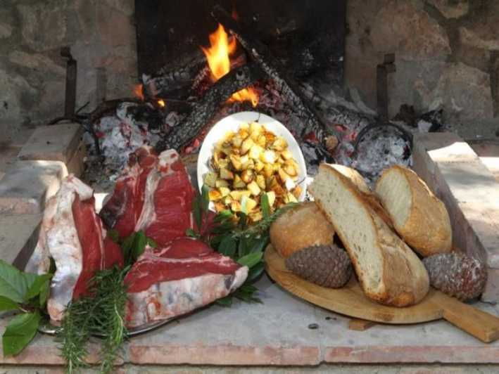 T-Bone Steak Experience in Tuscany & Wine Tasting in Chianti