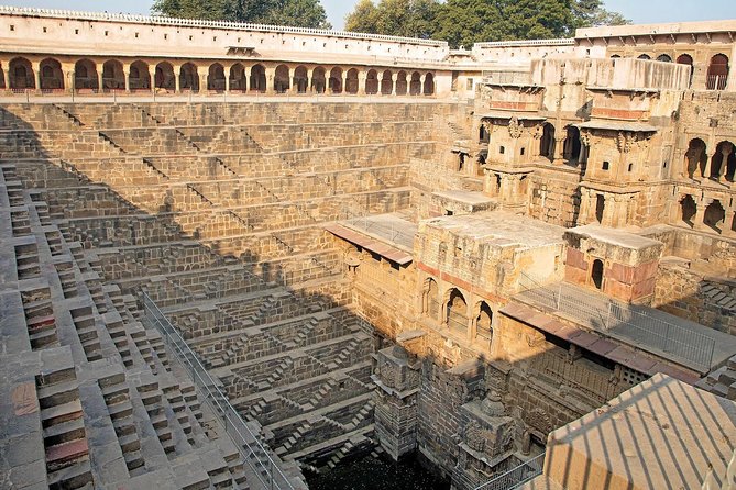 Taj Mahal, Abhaneri & Jaipur With Organic Retreat Stay From Delhi