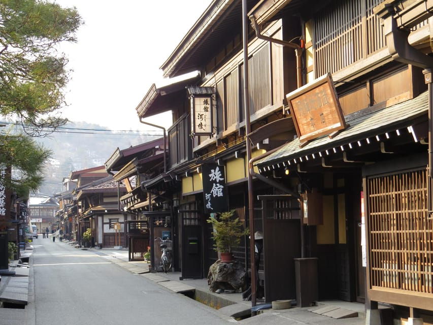 Takayama Temples & Tranquil Walks at Higashiyama