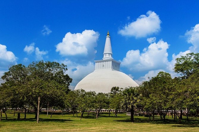 Taxi From Anuradhapura to Airport / Colombo
