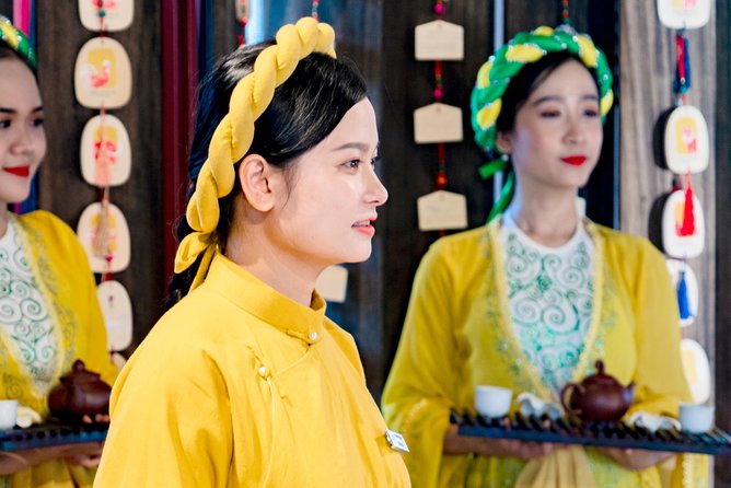 Tea Ceremony at The Mosaic of Hue (Đông Khuyết Đài)