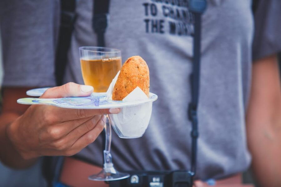 The Food Tour by Tuk Tuk: Secrets and Flavors of Lisbon
