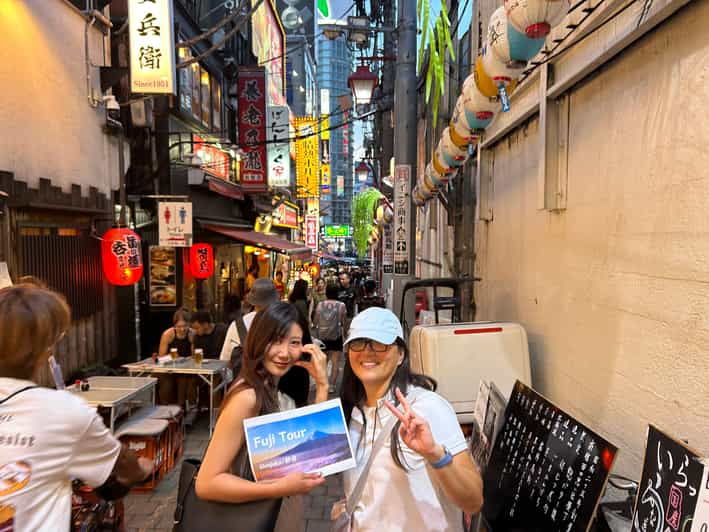 Tokyo: Shinjuku Bar Hopping Night Tour in Shinjuku