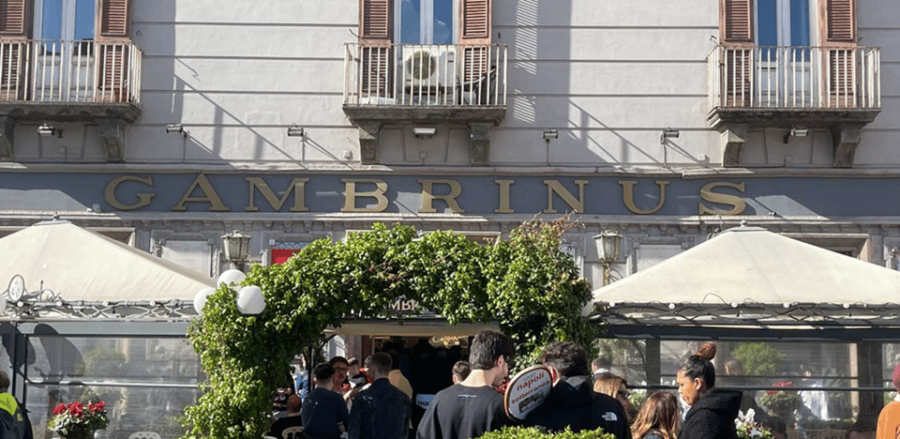 Toledo Walking Tour: the History of the Neapolitan Struscio