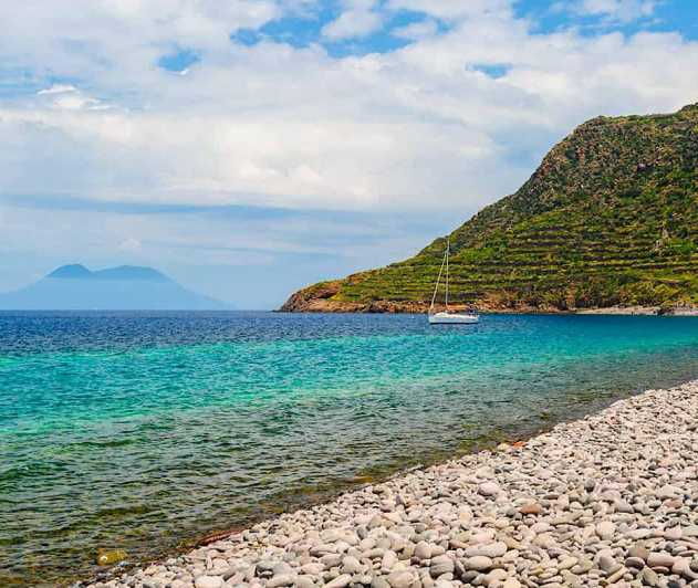 TOUR: ALICUDI AND FILICUDI (MAX 12 P)