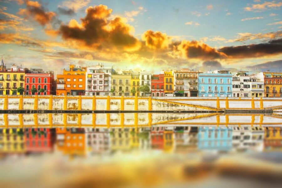 Tour of the Triana Neighborhood