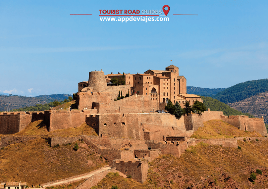 Tour Private Monserrat, Castle and Salt - Tour Overview