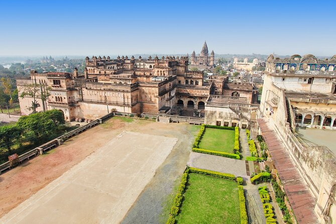 Touristic Highlights of Orchha & Jhansi (Guided Fullday Sightseeing Tour by Car) - Orchha Fort and Palace