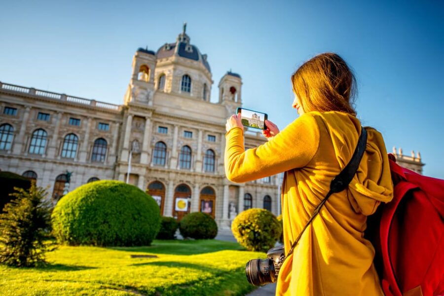 Transfer From Prague to Vienna With 2h for Sightseeing