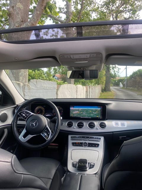 Transfer San Sebastian Airport (EAS) to City Center S-class - Service Overview