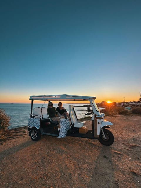 Tuktuk Tour to CASCAIS