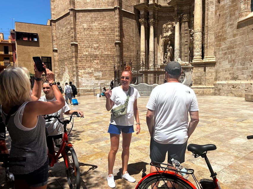 Valencia: City Sightseeing E-Bike Tour With Guide - Tour Overview