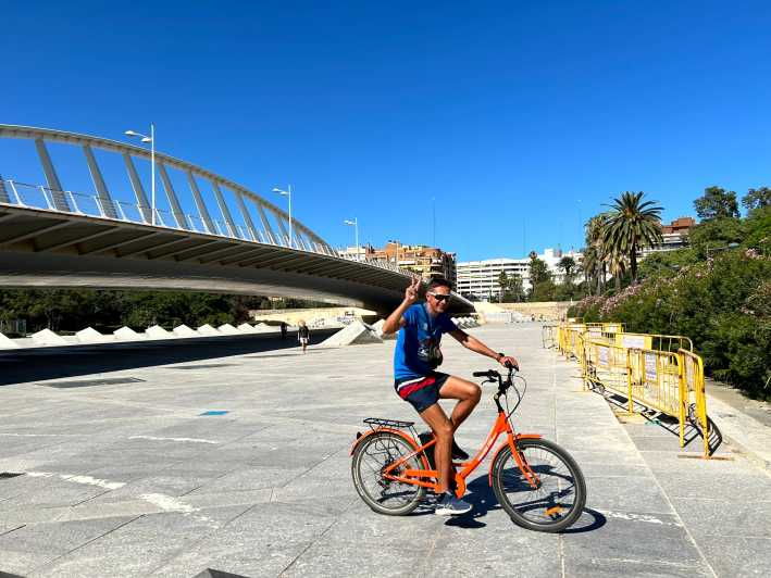 Valencia: Culture and History on a Guided E-Bike/Bike Tour