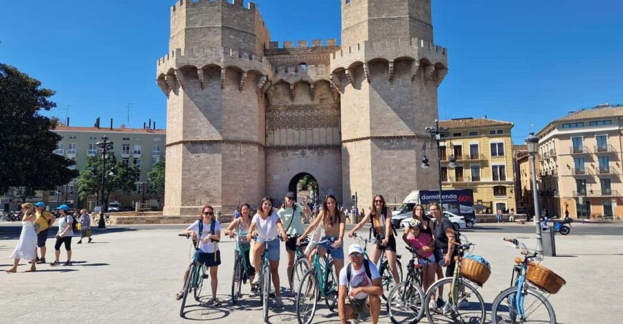 Valencia: Highlights City Tour by Bike With Local Guide