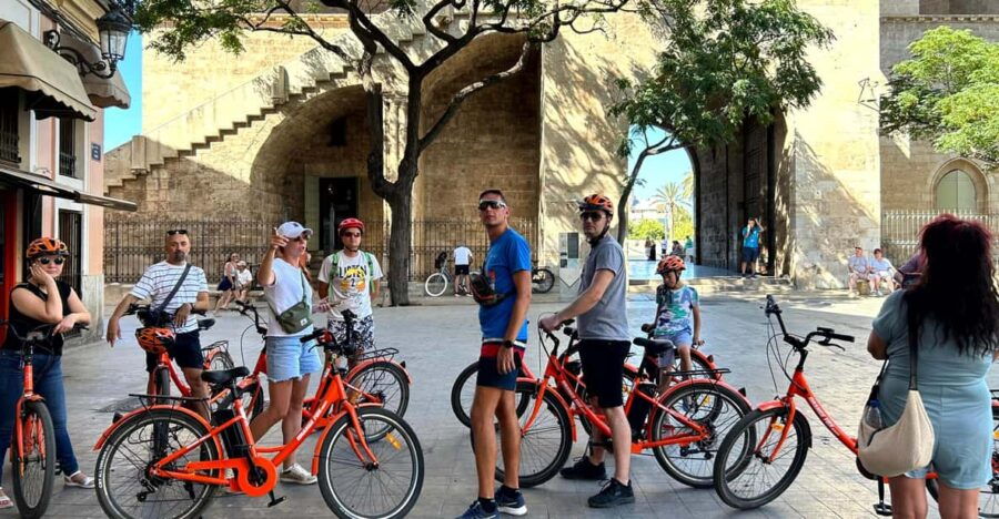 Valencia: TOP-20 City Sights Guided Tour, New Bike/E-Bike