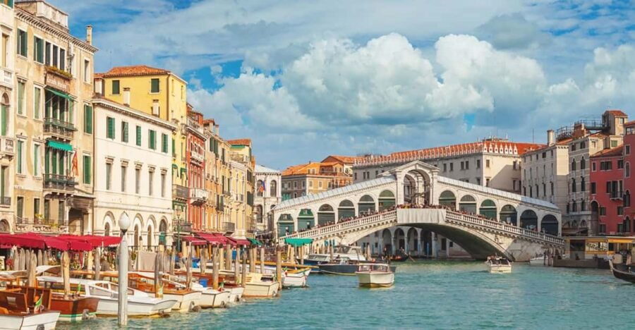 Venetian Aperitif: Wine Tasting and Cicchetti Tour