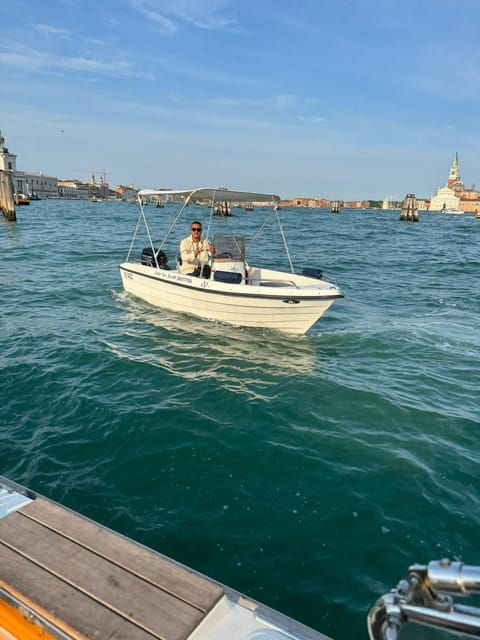 Venice : Private Boat Tour in the Lagoon