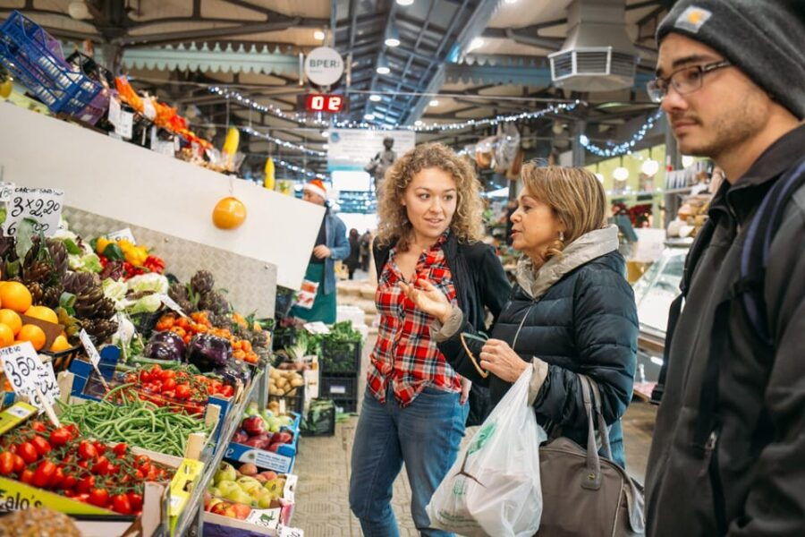 Venice: Rialto Market Tour With Aperitivo at Locals Home