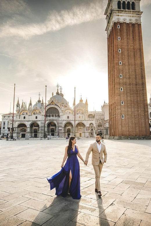 Venice: Sunrise Couple Photo Shoot