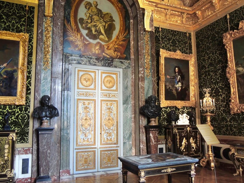 Versailles Palace: Skip-the-Line Exclusive Tour