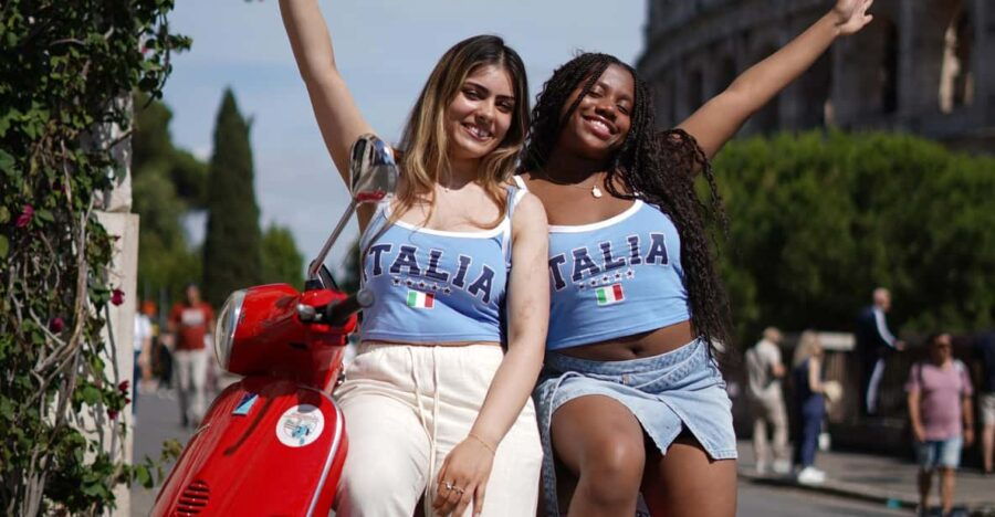 Vespa & Photo Tour in Rome