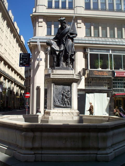 Vienna: From Hofburg Palace to St Stephens Square (Tour)