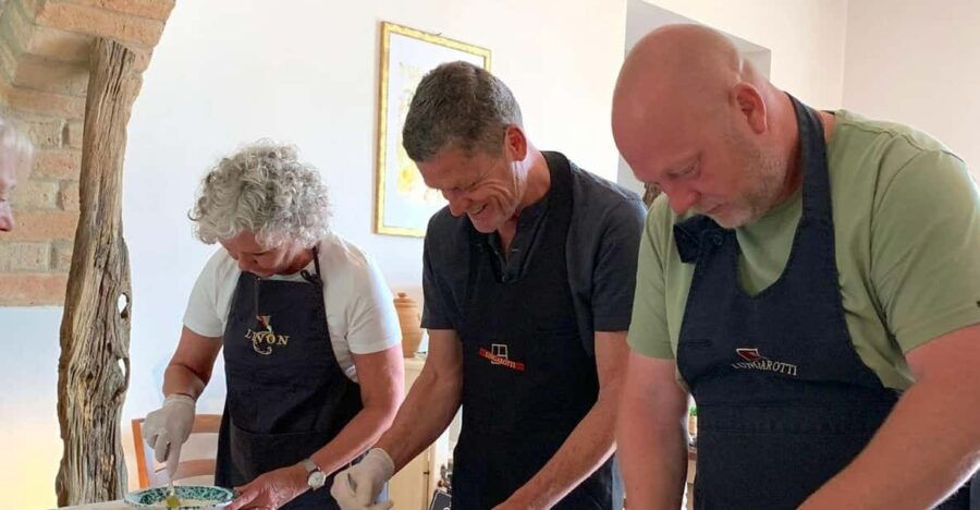 Vinci: Cooking Class of Local Food in a Tuscan Farm