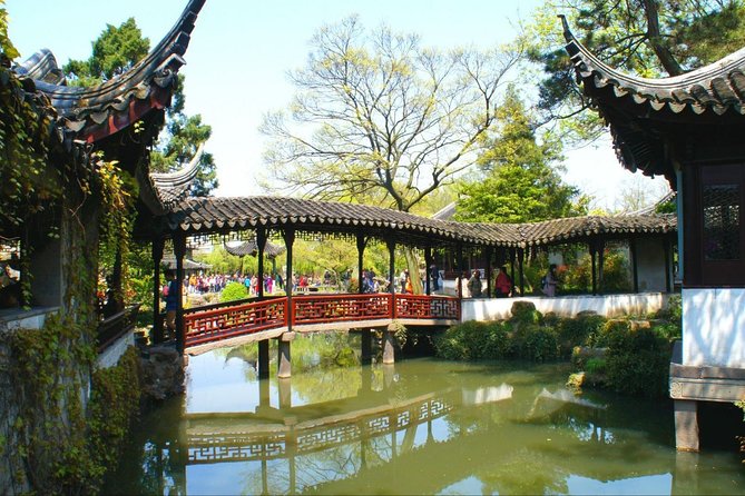 Visit Suzhou Garden and Water Town in One Day