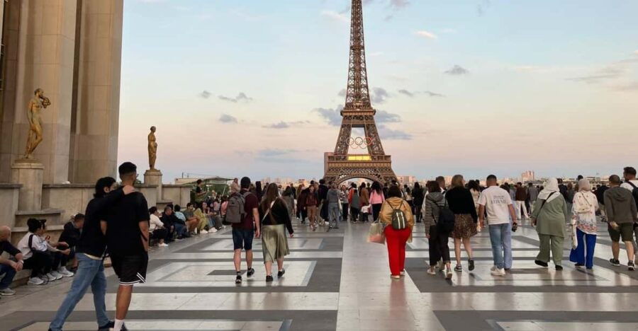 Walking Tour Paris With Your Own Ai-Guide on Your Mobile - Overview of the Walking Tour