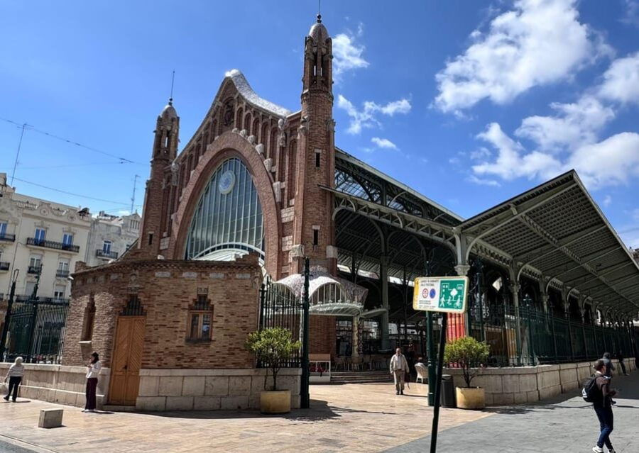 Walking Tour Valencia With Your Own Ai-Guide on Your Mobile