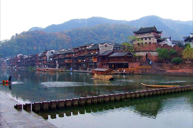 Zhangjiajie Private 5-Day Tour: Tianmen Mountain and Fenghuang County