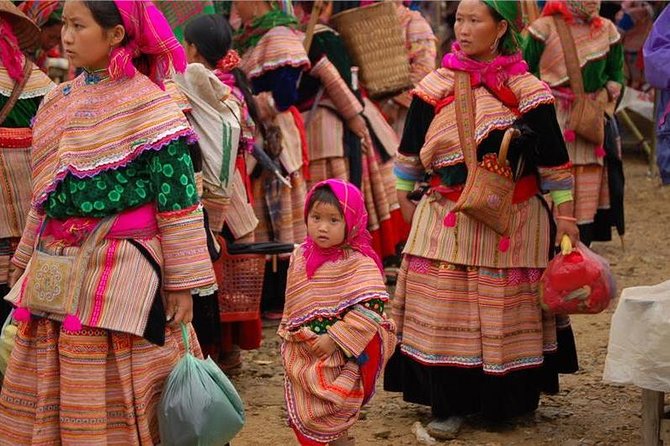 2 Days 2 Nights Private Tour Coc Ly Market and Sapa Trekking From Hanoi - Good To Know