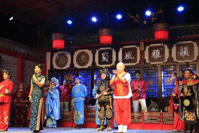 1-Day Chengdu Private Tour to Leshan Buddha,Hot Pot Dinner & Sichuan Opera Show - Hot Pot Dinner Experience