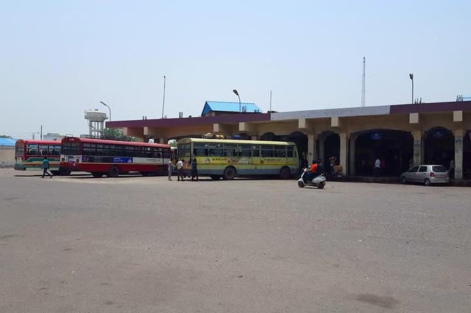 Arrival and Departure Assistance at Agra Railway Station , Bus Stand - Booking Information