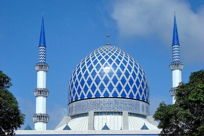 Blue Mosque And Batu Caves Tour From Kuala Lumpur - Itinerary Overview