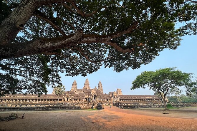 Discover Angkor Small Tour With Sunset - Tour Inclusions