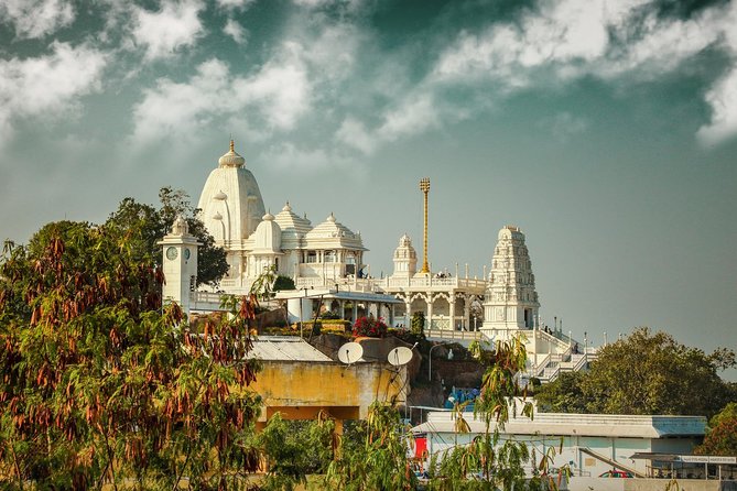 Driving Through Marvels: Vadodara to Hyderabad - Explore the Rich Heritage of Udaipur