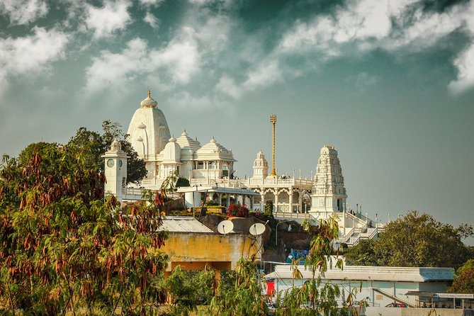 Fort, Palaces, Temples & Beach - Sacred Temples
